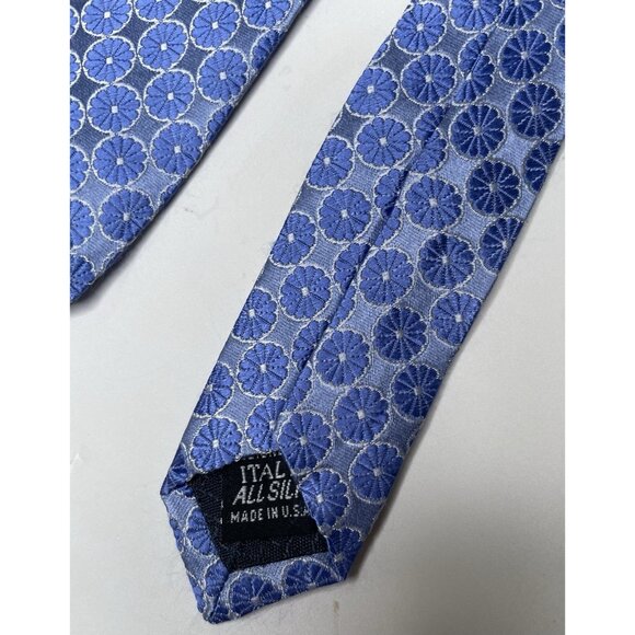Bardelli 100% Silk Tie Blue Floral Made In USA W: 3.5” L: 62” - Picture 4 of 8